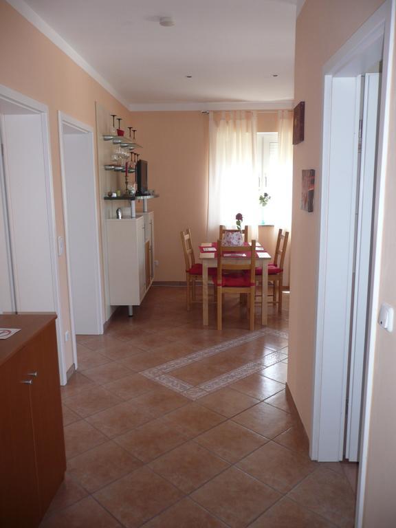 Apartments Rafaela Barbat na Rabu Exterior photo